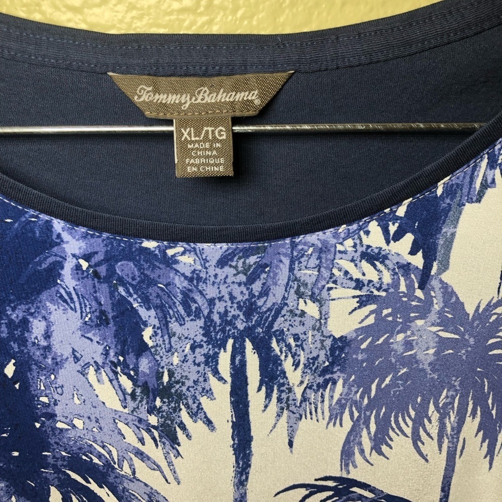 Tommy bahama Long sleeve White Blue Palm tree Print Blouse size XL - Picture 3 of 7